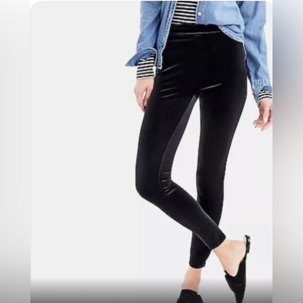 NWT/J Crew Factory Stretch Velvet Leggings (XL)
Black
